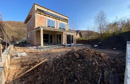 Casa P+E semifinisata cu panouri solare si pompa de caldura zona Roata Faget