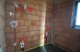 Casa P+E semifinisata cu panouri solare si pompa de caldura zona Roata Faget