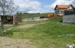 Constructie de vanzare, 200 mp utili, teren 1445 mp, zona linistita de case/vile