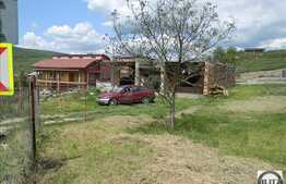 Constructie de vanzare, 200 mp utili, teren 1445 mp, zona linistita de case/vile