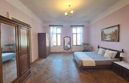 Apartament de vanzare, 6 camere, 182 mp, gradina comuna, Centrul Istoric Brasov 