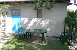 Casa de vanzare, 100 mp cu teren 350 mp, zona Intre Lacuri