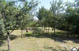 Casa de vanzare, 200 mp cu 565 mp teren, zona Parcul Farmec