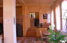 O casa primitoare, mobilata utilata in zona linistita!