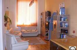 O casa primitoare, mobilata utilata in zona linistita!