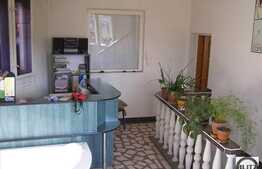 Casa de inchiriat cu 8 camere in cartierul Marasti