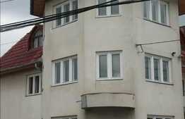 Casa de inchiriat cu 8 camere in cartierul Marasti