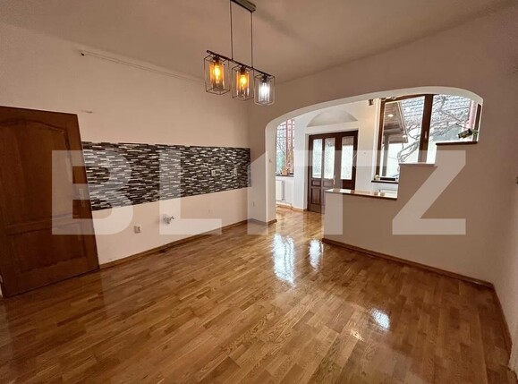Casa de închiriat 3 camere Bartolomeu - 182410CI | BLITZ Brașov | Poza1