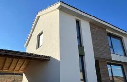 Oportunitate! Casă cu 4 camere, zonă centrală din Chinteni! 