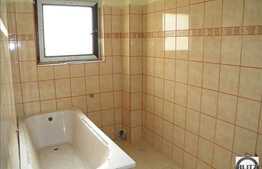 Casa tip duplex cu 225 mp utili.