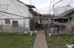 Vanzare casa demolabila cu 806 mp teren, zona linistita!