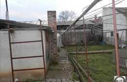 Vanzare casa demolabila cu 806 mp teren, zona linistita!