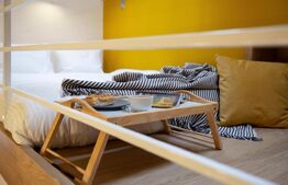 Oportunitate! 2 apartamente, 2 parcari, garaj, la cheie, zona Regionala