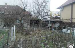 Casa demolabila de vanzare, 100 mp, cu teren de 588 mp si front la 2 strazi!