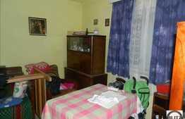 Casa demolabila de vanzare, 100 mp, cu teren de 588 mp si front la 2 strazi!