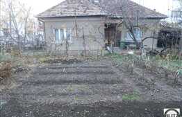 Casa demolabila de vanzare, 100 mp, cu teren de 588 mp si front la 2 strazi!