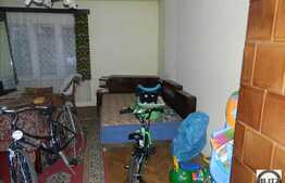 Casa demolabila de vanzare, 100 mp, cu teren de 588 mp si front la 2 strazi!