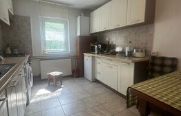 Apartament cu 4 camere decomandate, 2 balcoane, 2 bai, etaj intermediar Mănăștur