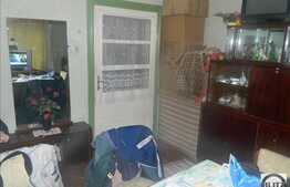 Casa de vanzare, 60 mp, teren 933 mp si front de 13,5 ml, zona Intre Lacuri!