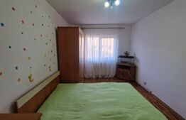 Apartament decomandat, 55 mp, etaj 3, 2 locuri de parcare, beci, zona aerisita