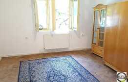 Casa individuala 2 camere, 64 mp, 989 mp teren, zona linistita de case!