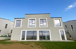 Casa pe calcan cu priveliste superba si compartimentare deosebita