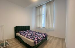 Casa pe calcan cu priveliste superba si compartimentare deosebita.