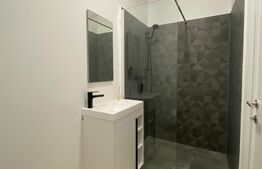 Casa pe calcan cu priveliste superba si compartimentare deosebita.