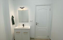 Casa pe calcan cu priveliste superba si compartimentare deosebita.