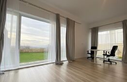 Casa pe calcan cu priveliste superba si compartimentare deosebita