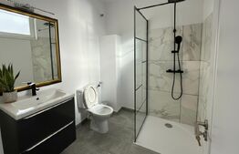 Casa pe calcan cu priveliste superba si compartimentare deosebita.