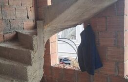 Casa individuala 4 camere Cristian,casa la rosu!