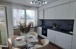 Apartament cu 3 camere, etaj 1/4, zona Sportului, cu parcare 