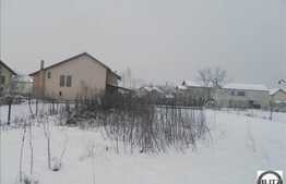 Casa demolabila de vanzare cu 1450 mp teren si front de 20 ml