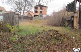 Casa demolabila, cu teren de 489 mp si front la strada de 10 ml, zona Someseni!