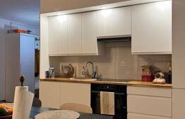 Apartament 3 camere, 64 mp, decomandat, parcare, geam la baie, Eroilor