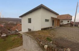 Blitz – Casă nouă semifinisată de vânzare Baciu, 5 camere, 240 mp !