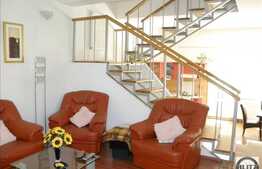 De vanzare parte din duplex 248 mp utili cu teren 283 mp