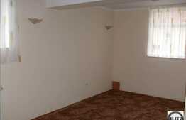 Casa individuala 300 mp utili, D+P+1E+M, imobil 2007