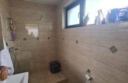 Casa cu 4 camere, instalatie fotovoltaica, acces restrictionat, zona Vivo