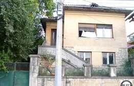Casa renovabila sau demolabila de vanzare 268 mp utili + teren 1000 mp