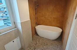 Apartament 3 camere, 67mp, la cheie 2 bai,terasa, parcare, zona Cetatii