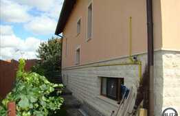 O casa cocheta, amenajata cu stil, in zona linistita!