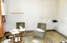 Vanzare 2 case, 100 +90 mp, intr-o curte de 360 mp cu front de 20 ml