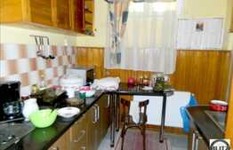 Vanzare 2 case, 100 +90 mp, intr-o curte de 360 mp cu front de 20 ml