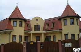 O casa cu o arhitectura deosebita ! Cocheta si eleganta !