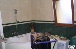 O casa cu o arhitectura deosebita ! Cocheta si eleganta !