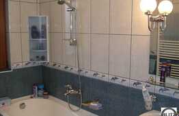 O casa cu o arhitectura deosebita ! Cocheta si eleganta !