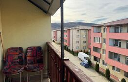 Apartament cu 3 camere, 50 mp, ejaj 3/3, zona Terra