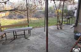 Vanzare casa 250 mp utili cu teren 1200 mp, in zona linistita